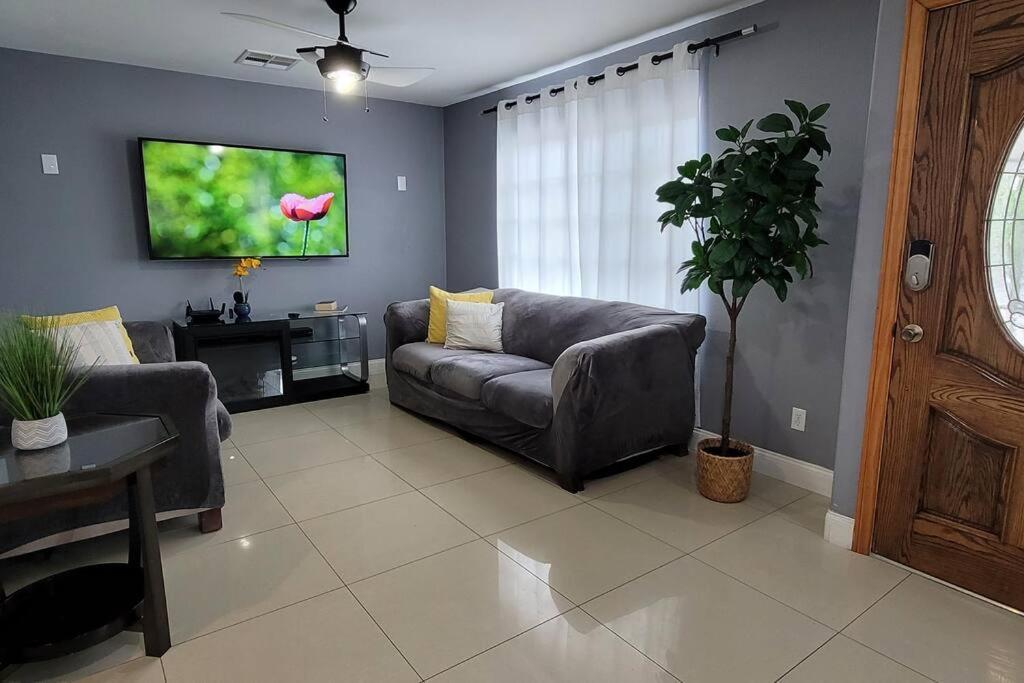 K - Fully Remodeled And Professionally Decorated ลาสเวกัส ภายนอก รูปภาพ